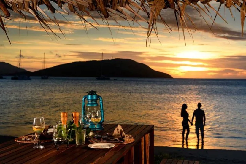 sunset-dinner-oarsmans-bay-fiji-e1706243232940